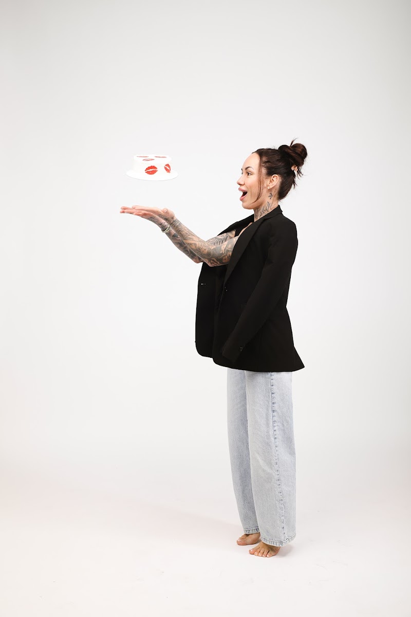 Sphere Self-Portrait Photo Studio cover image