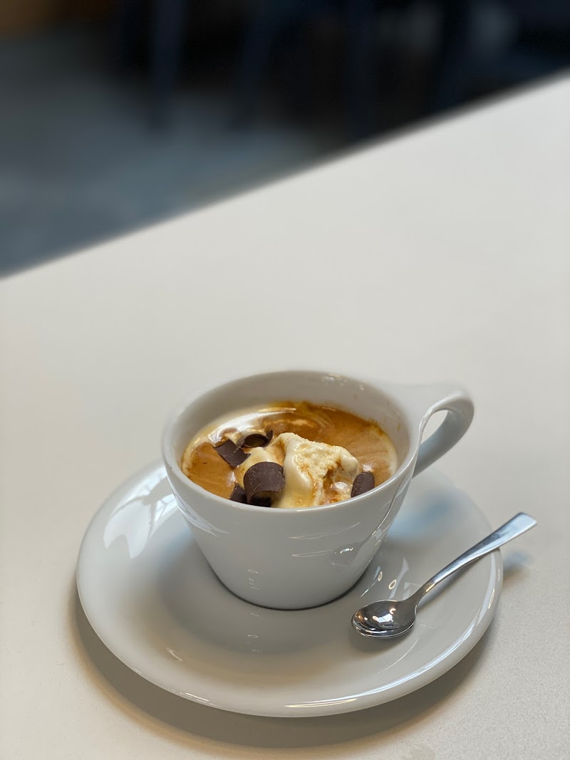 Un Caffe cover image