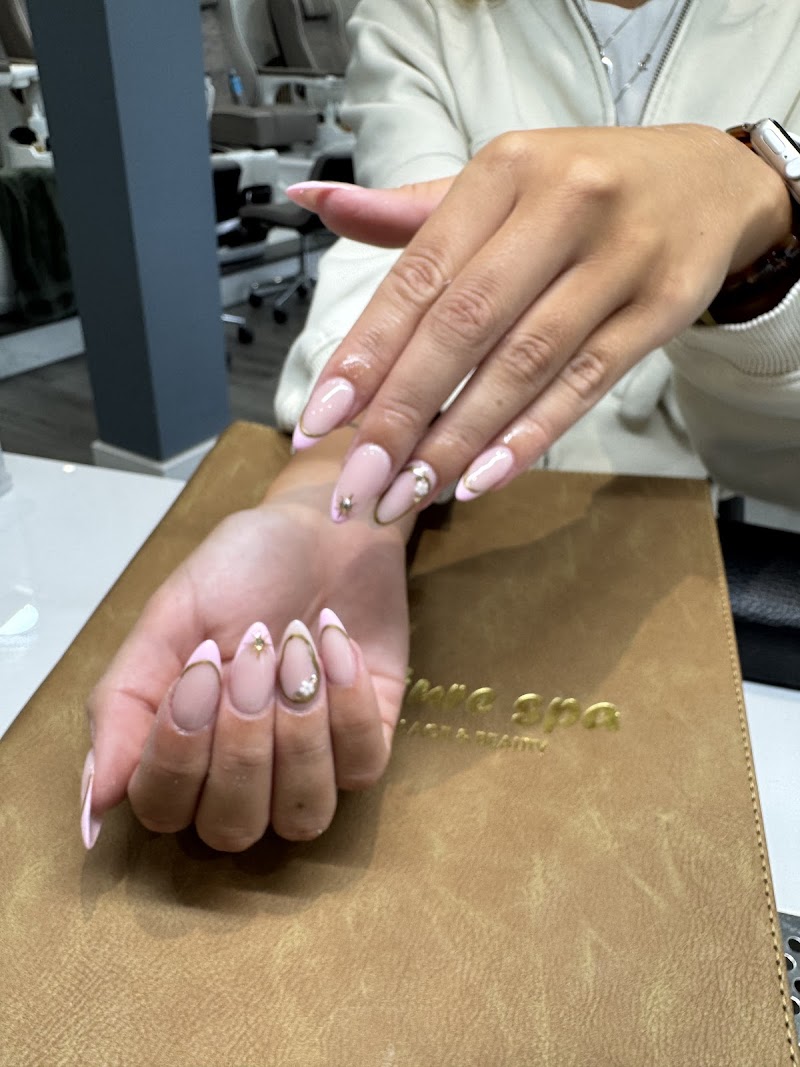 Iconic Nail Studio cover image