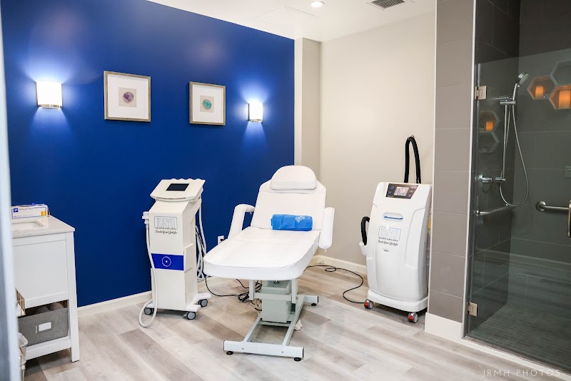 iCRYO West U CRYOTHERAPY + iV THERAPY + BODY SCULPTING + RED LIGHT THERAPY cover image