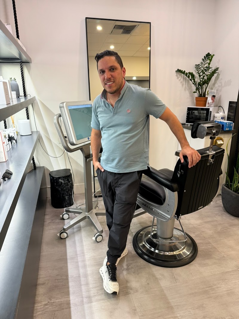 EVERWHITE SMILE CENTER - Teeth whitening & Oral wellness cover image