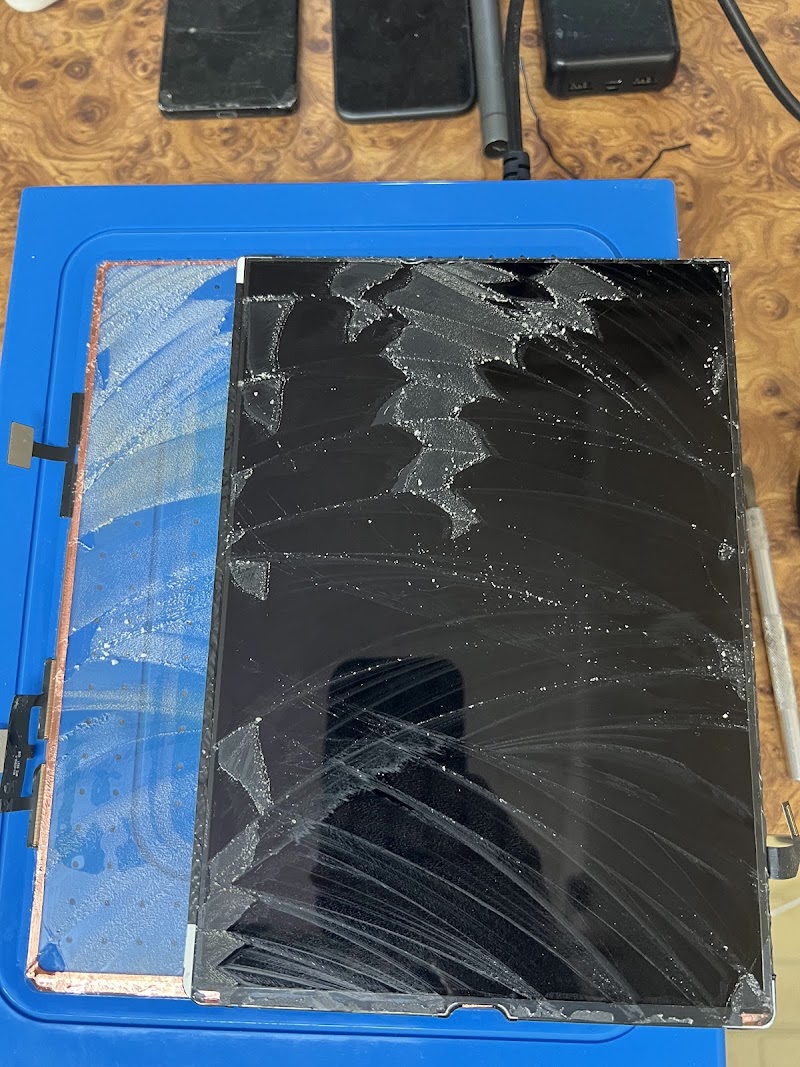 iPhone Repairs Arlington cover image