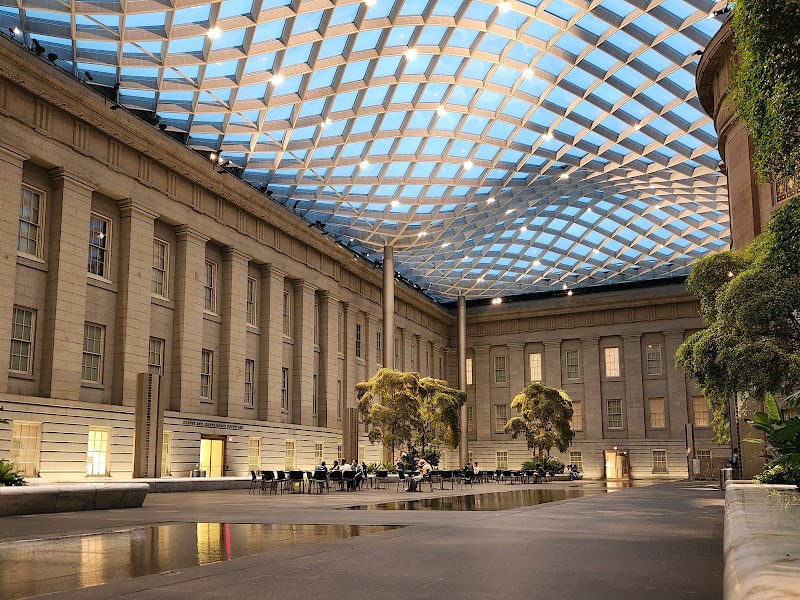 Smithsonian American Art Museum cover image