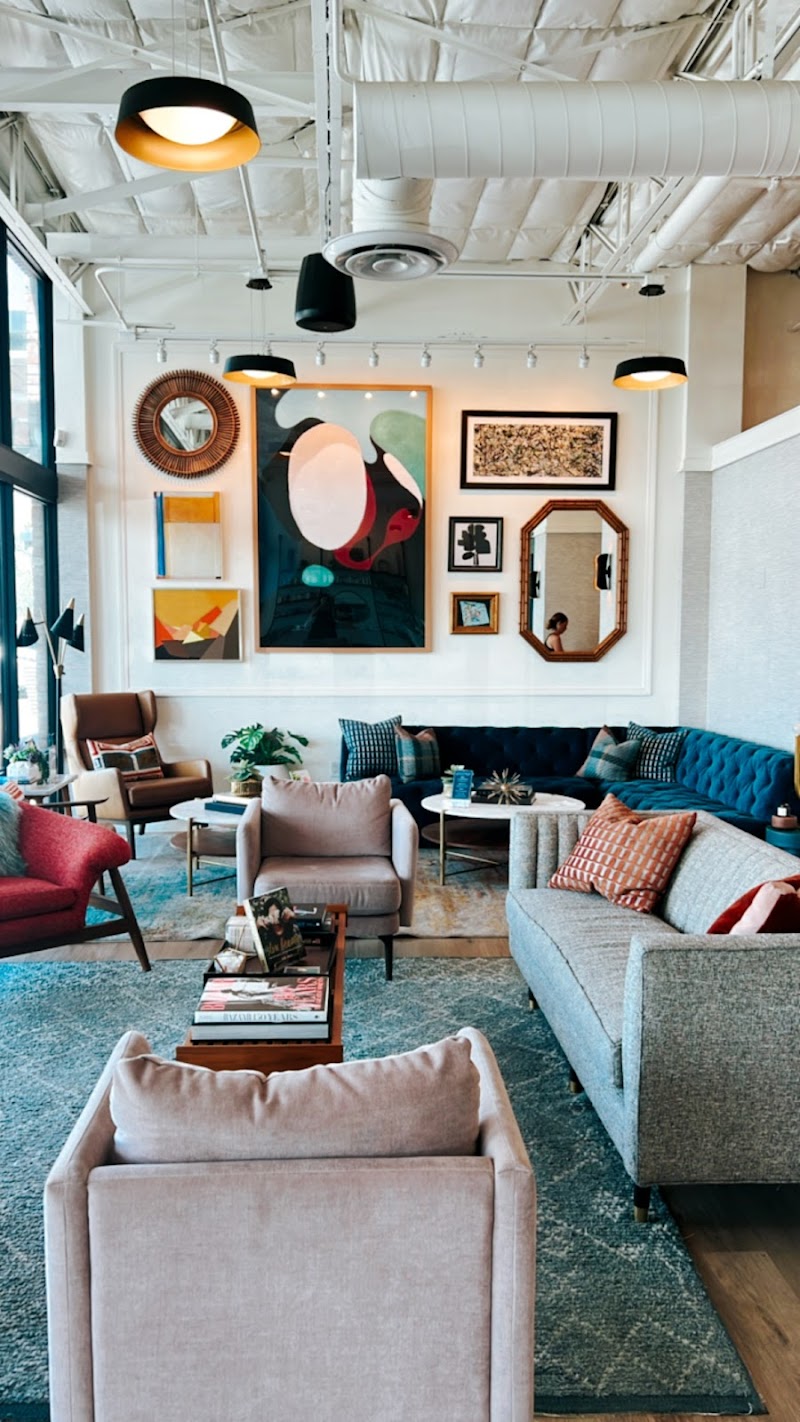 CLOVR Life Spa - Uptown Plaza cover image