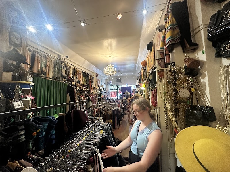 Lemon Frog Shop Vintage Bazaar (California Certified Green Business) cover image