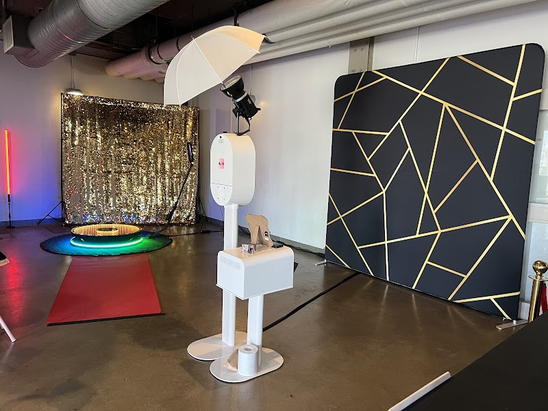 Photo Bomb Photo Booth Rental & 360 Photo Booth cover image