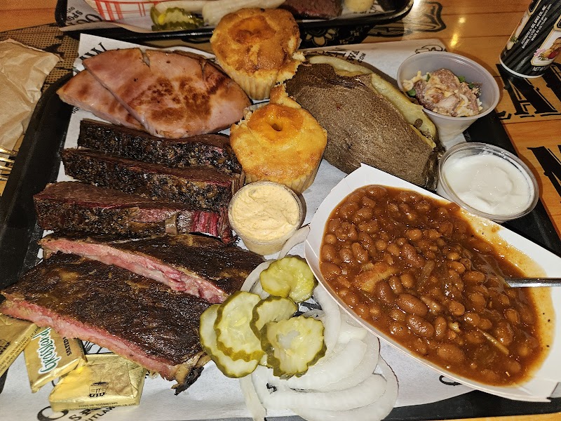 Outlaw BBQ & Catering - North Location cover image