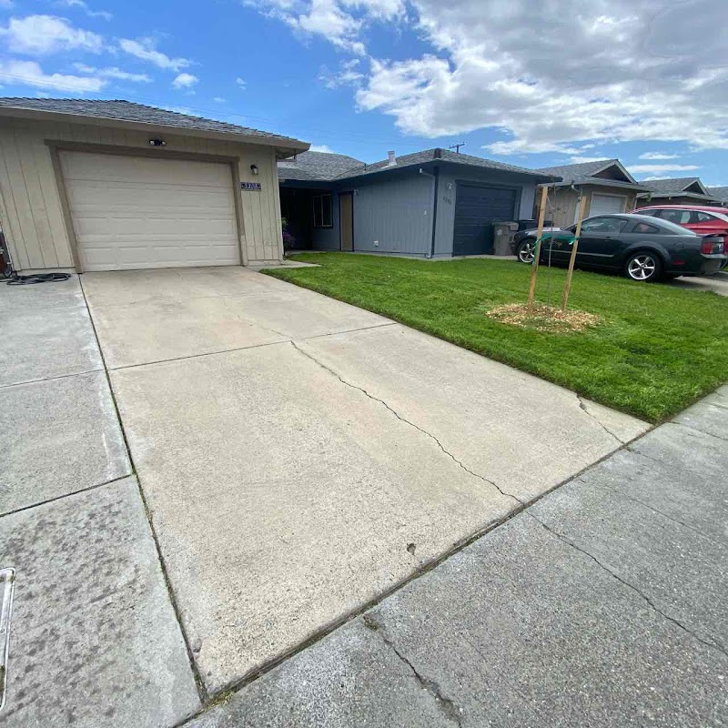 LawnStarter Lawn Care Service cover image