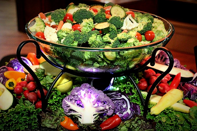 Main Event Catering & Cakes cover image