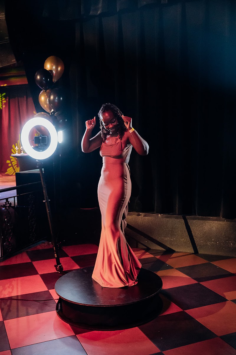 RTW Photography cover image