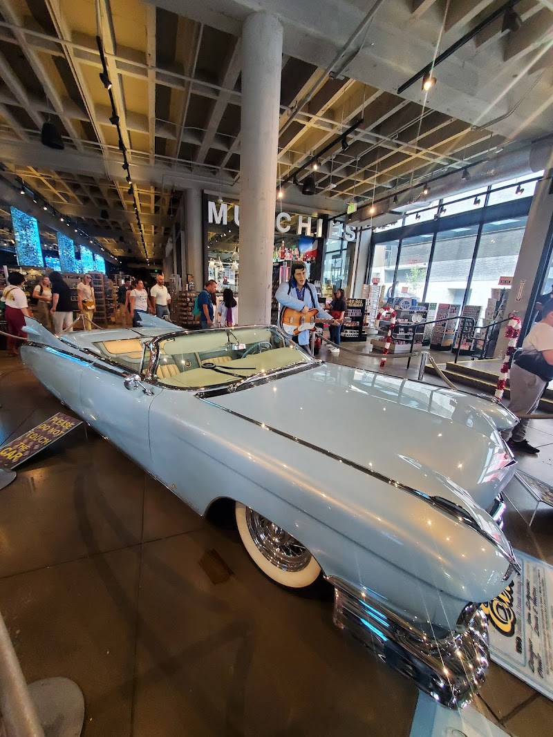 Souvenirs of Hollywood cover image