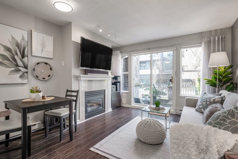 WestCoast Living Real Estate Group cover image