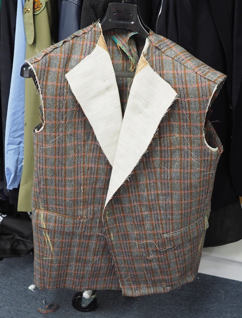 M & R Tailoring & Alterations cover image