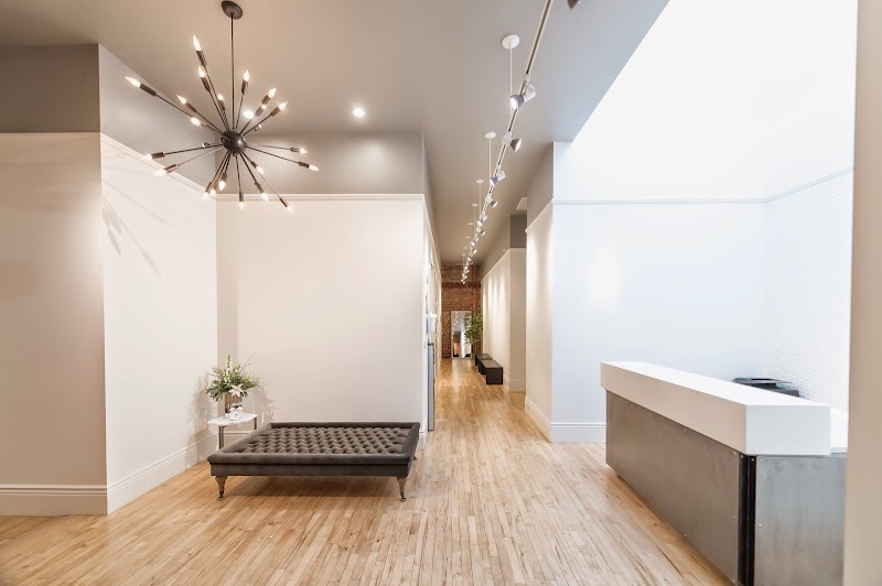 The Bar Method Oakland - Lakeshore cover image