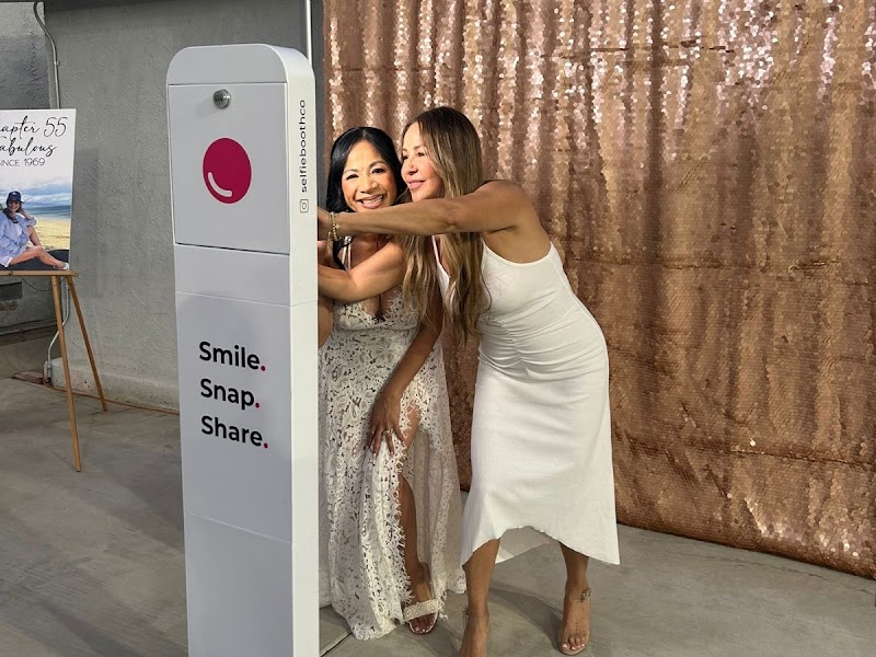 Selfie Booth Co | Boston cover image