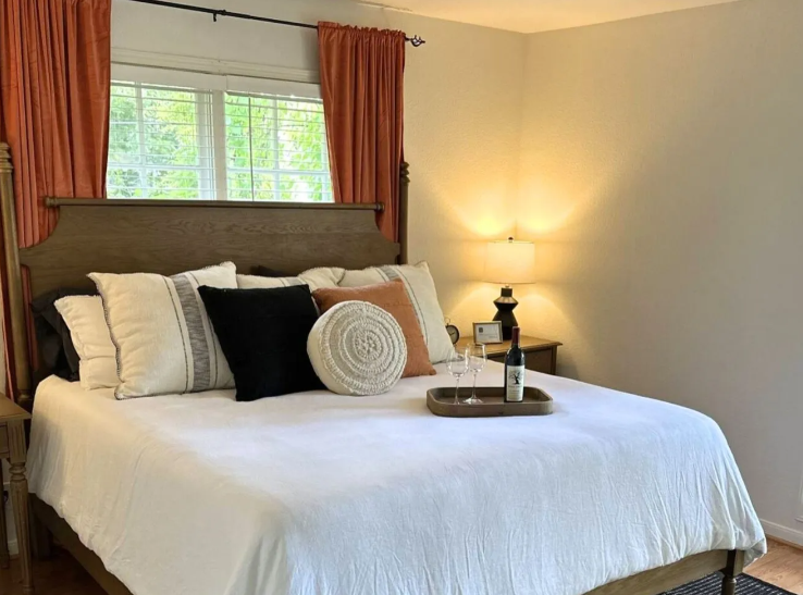 Hotel King William cover image