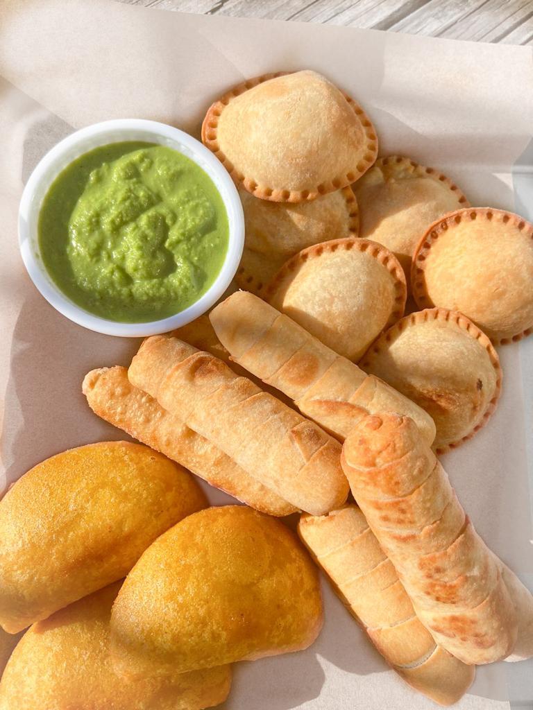 Autana Catering Service (Venezuelan Street Food Truck) cover image