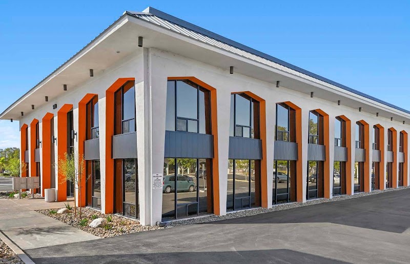 The Whitening Experts. A Teeth Whitening Experience. cover image