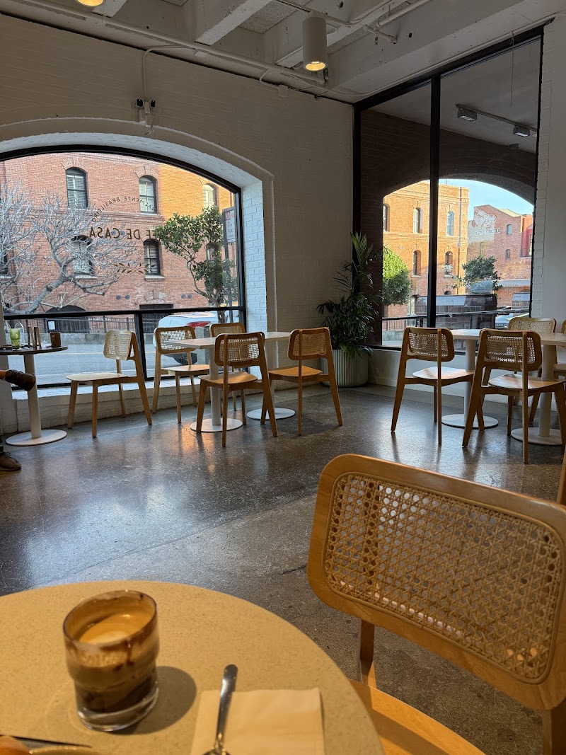 Cafe de Casa cover image