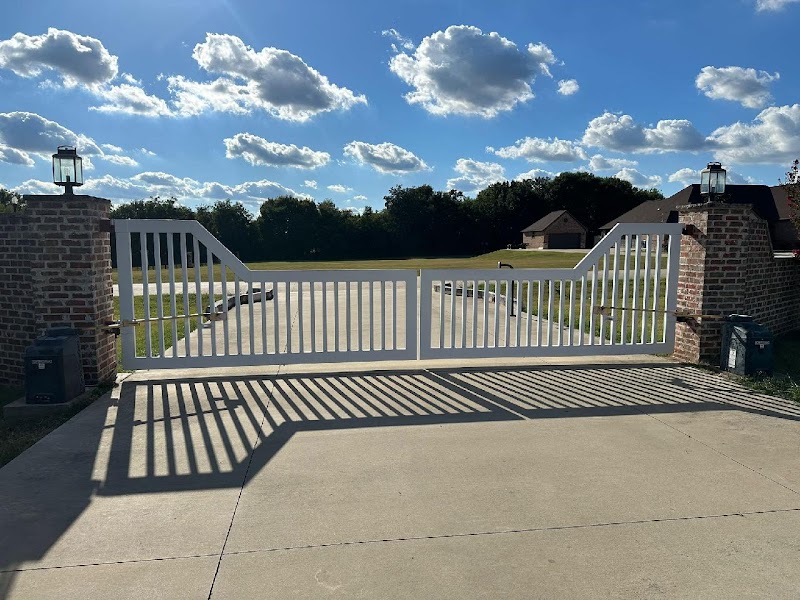 Everlast Gates & Fence cover image