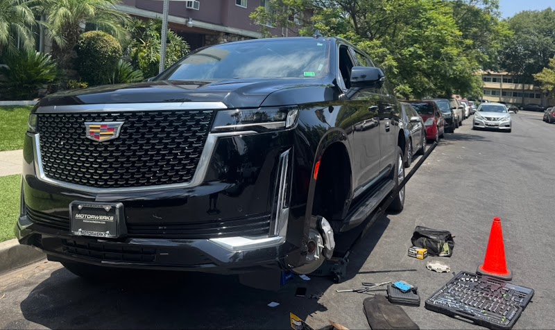 Westside Mobile Mechanics | Car Battery Replacement, Brakes, Jumpstart and More cover image