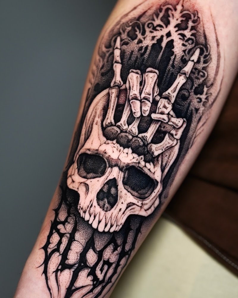 Colibri Tattoo and Piercing (Downtown Montreal) cover image