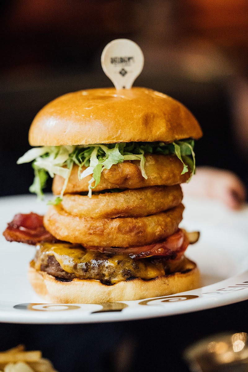 Reuben's Deli and Steakhouse cover image