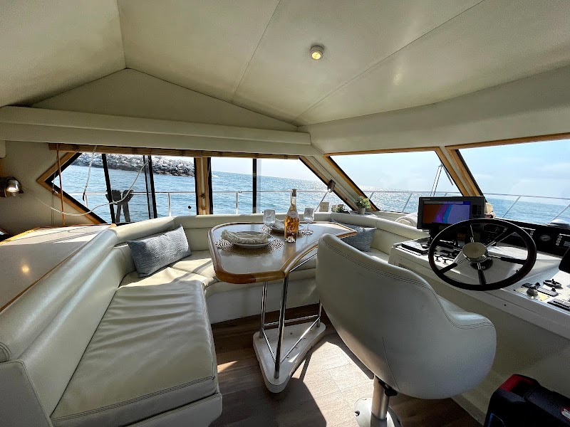 Los Angeles Yacht Charter cover image