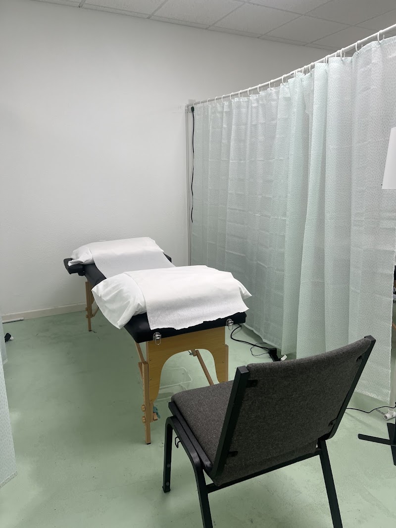 Acupuncture Dr. Luo Clinic cover image