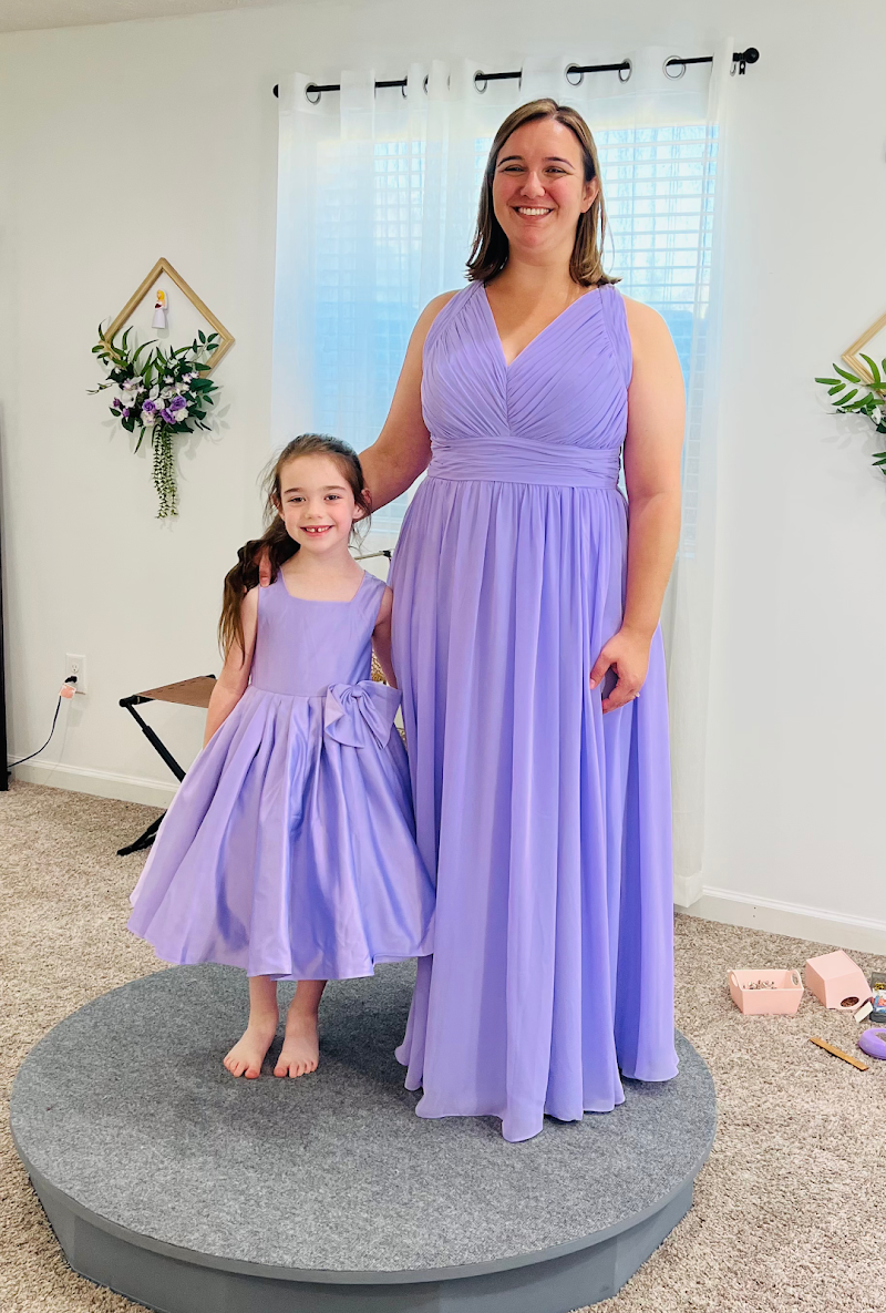 Arti's Sewing & Alterations cover image