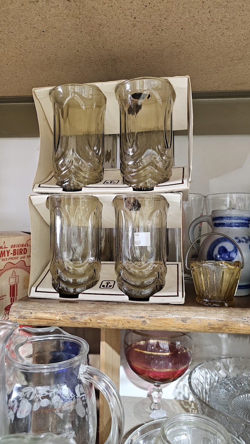 Magnolia Vintage Warehouse & Flea Market cover image