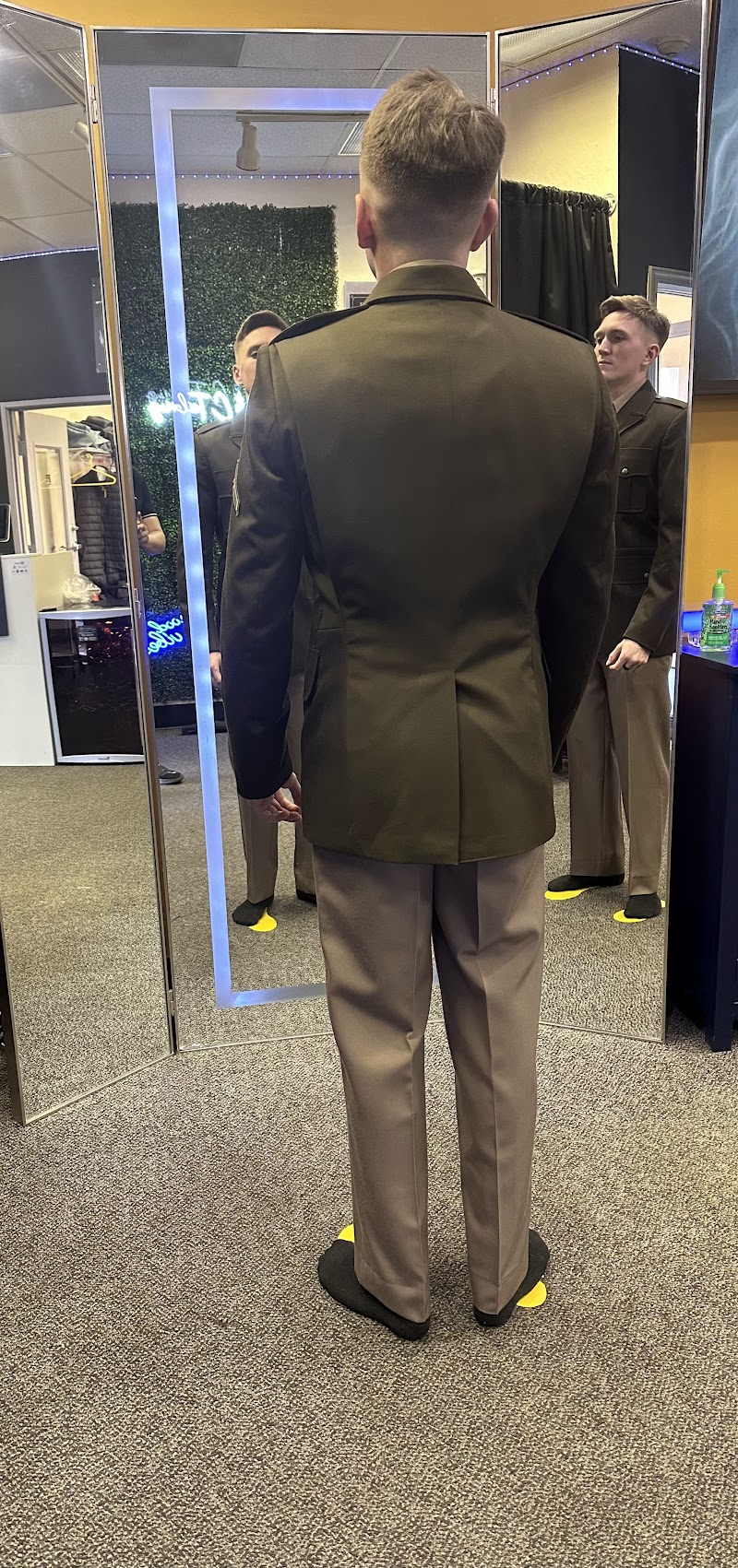 A&C TAILORING (ALTERATION/DRY-CLEANERS) cover image