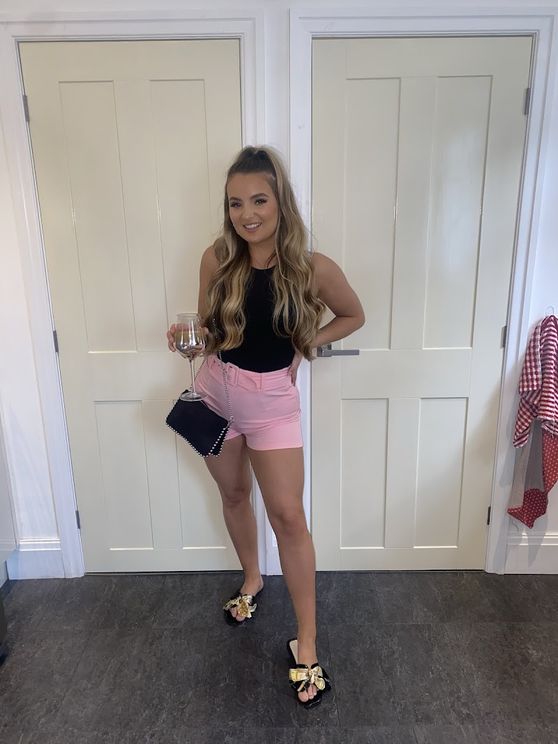 Lorna Wright Makeup cover image