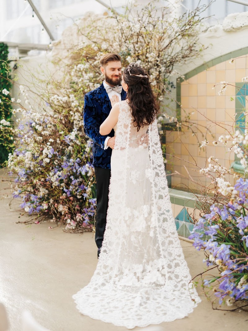 Gold On Grand Salon ✂ cover image