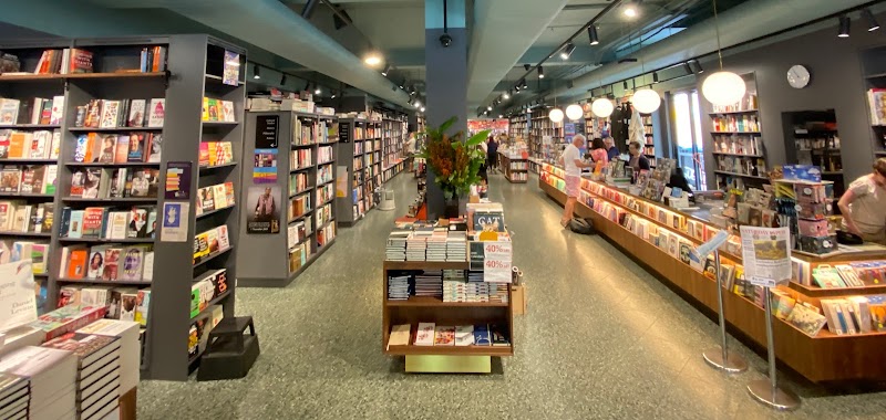 Readings Carlton cover image