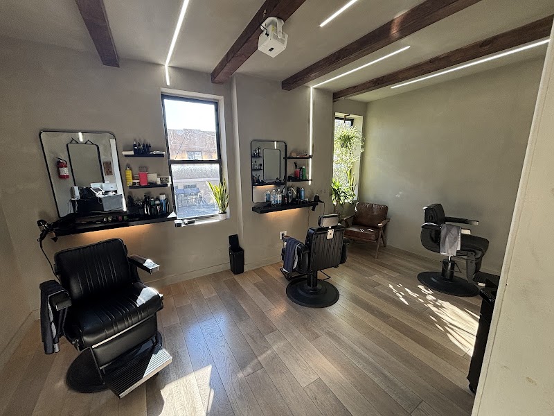 Blend Men’s Grooming & Spa cover image