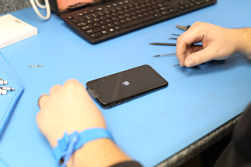 Batteries Plus Phone Repair cover image