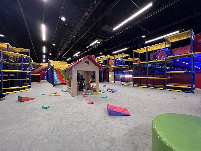 Round1 Bowling & Arcade Grapevine Mills cover image