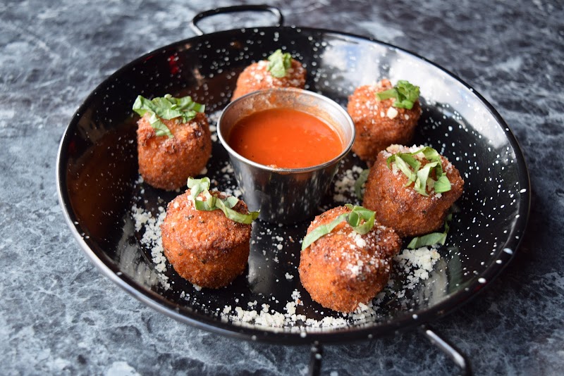 Kings Dining & Entertainment cover image