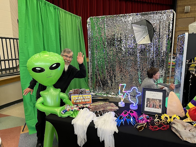 Mirawall Reflections Photo Booth cover image