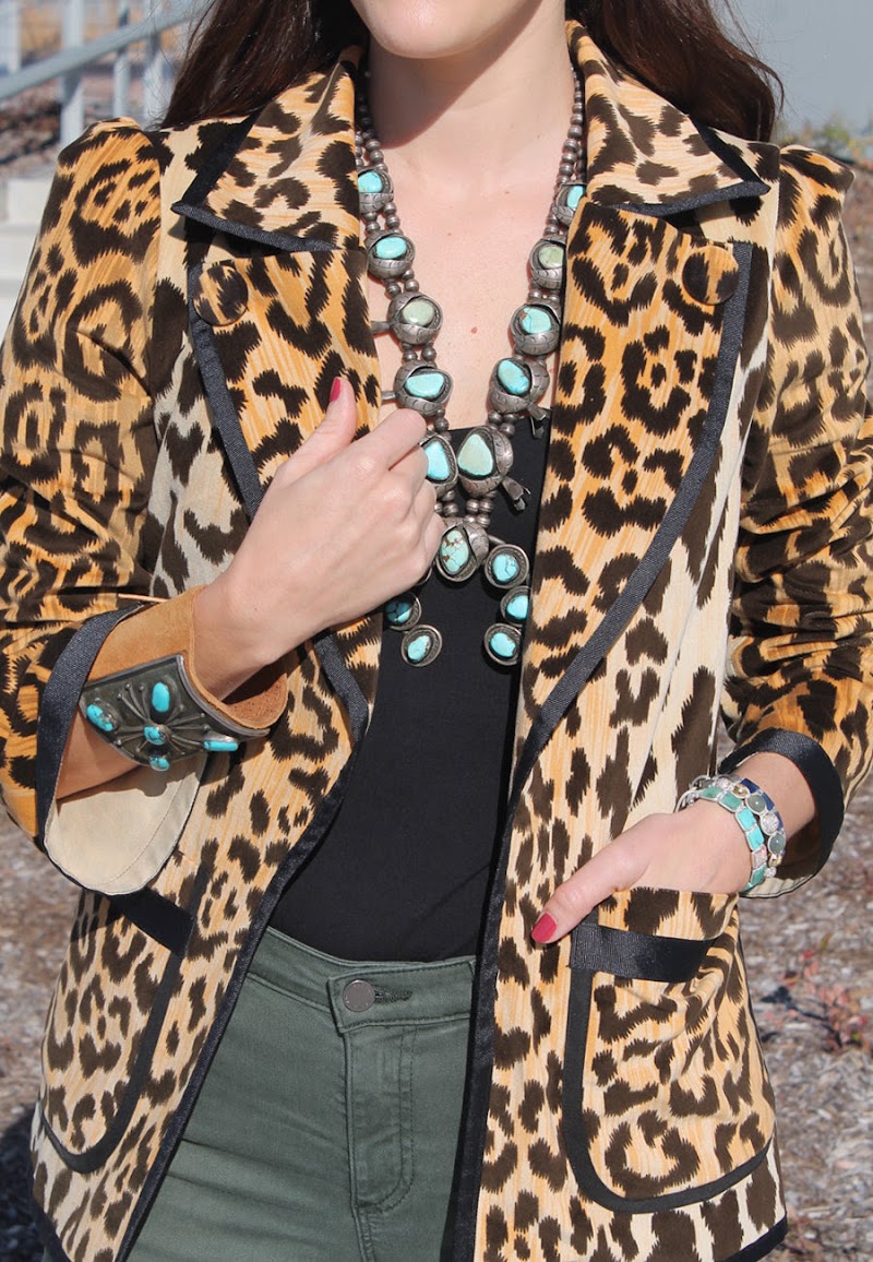 Abejas Boutique cover image