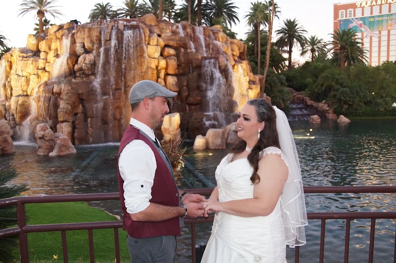 Custom Las Vegas Weddings cover image