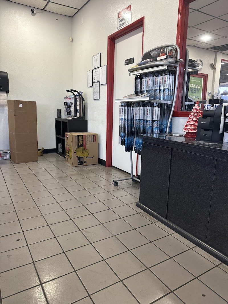 Lee's Auto Specialist cover image