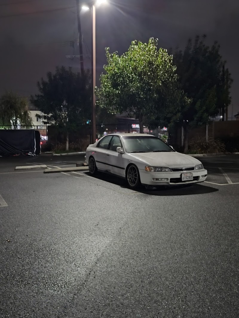 Cosmo's Tire Shop cover image