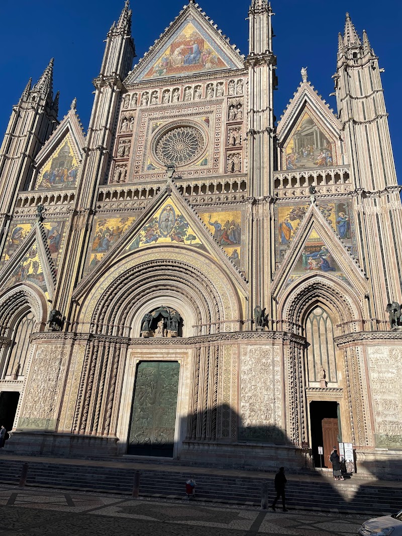 KITCHEN TABLE TRAVEL CO cover image