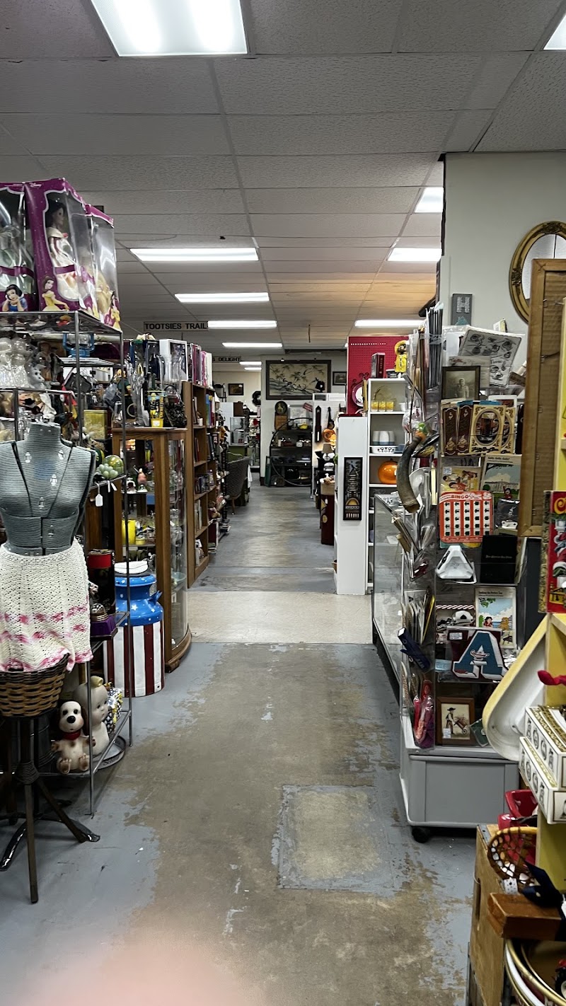 Waukesha Antique Mall cover image