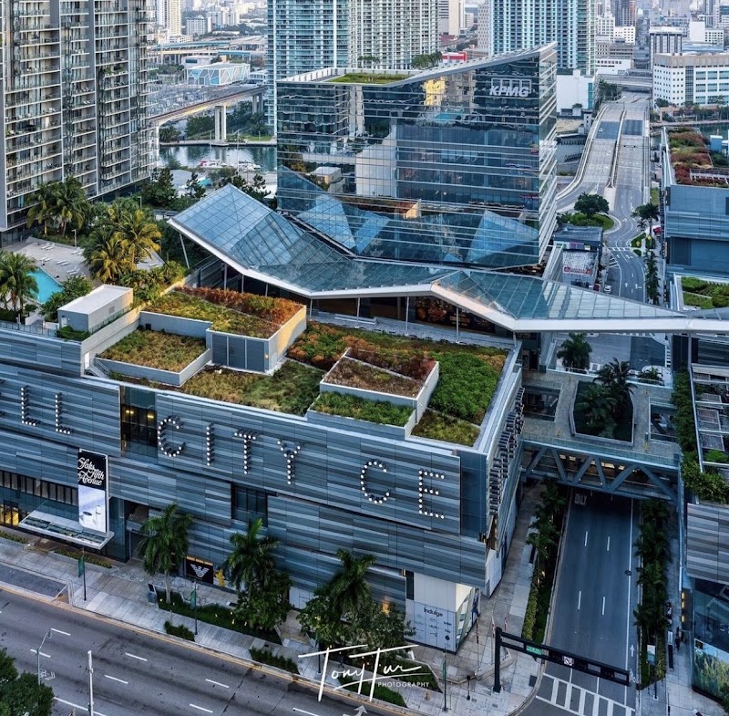 Sebastian Acosta, Realtor in Miami ️ cover image