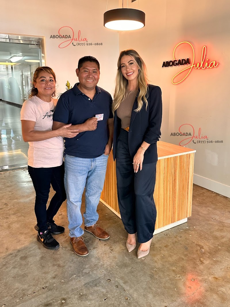 GF Immigration Law, PA - Abogada Julia cover image