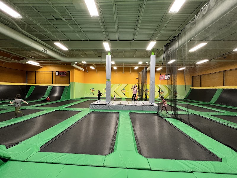 Apex Jumps Trampoline Park – Westerville OH cover image