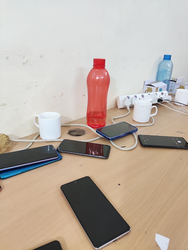 J’s Electronic Repair cover image